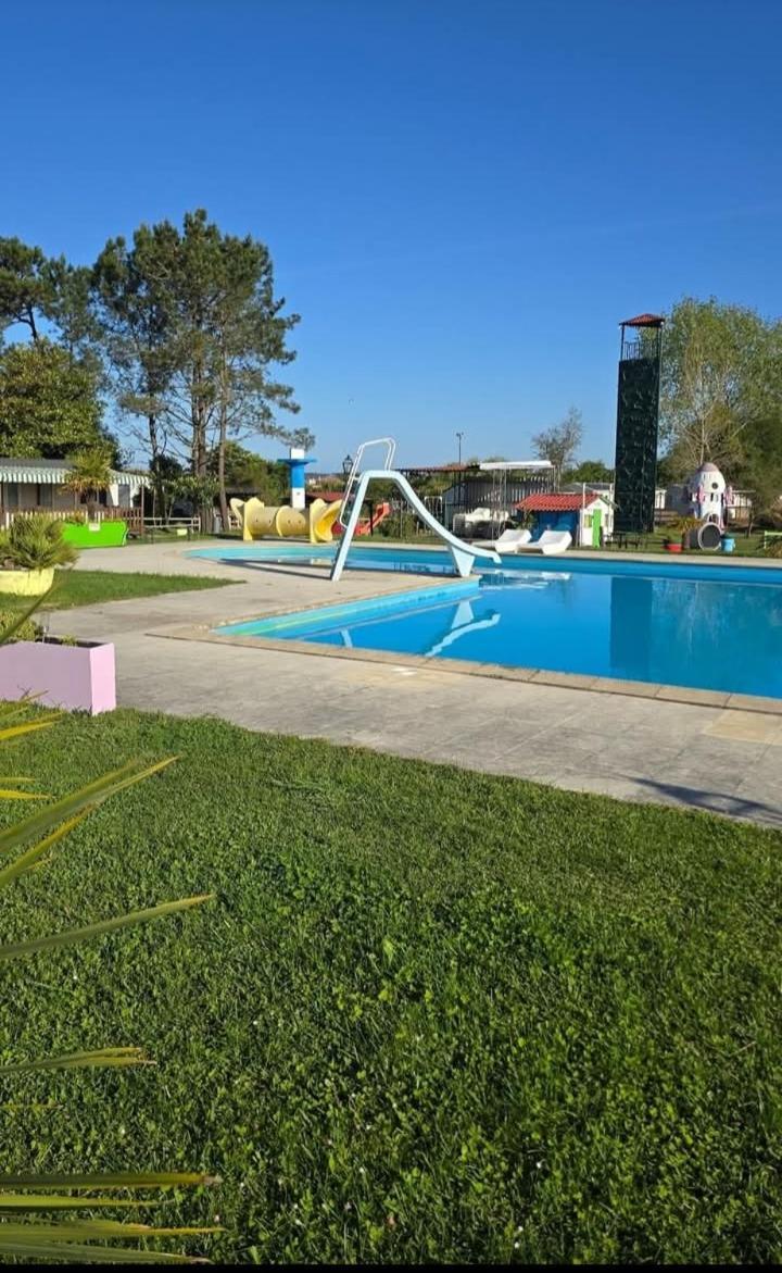 Bungalow Com Piscina Pataias Eksteriør billede